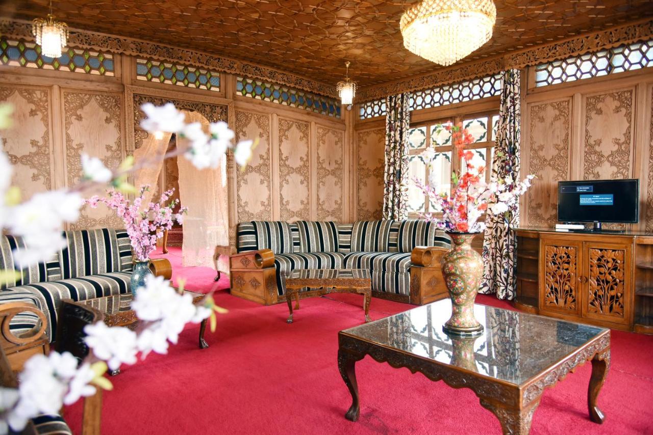Hotel Yadgaar Houseboats Srīnagar Zewnętrze zdjęcie