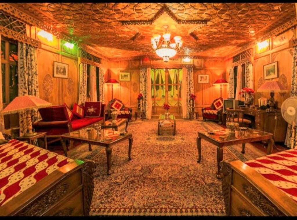 Hotel Yadgaar Houseboats Srīnagar Zewnętrze zdjęcie