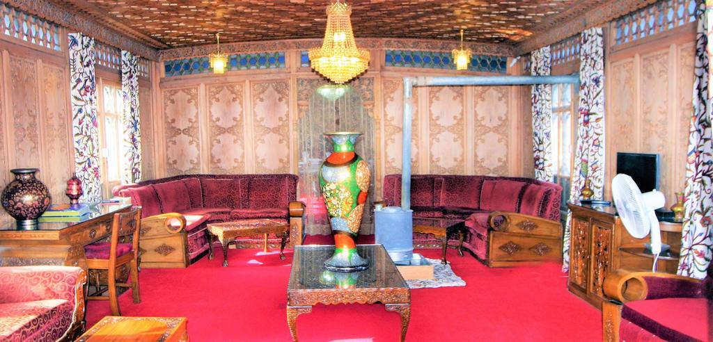 Hotel Yadgaar Houseboats Srīnagar Zewnętrze zdjęcie